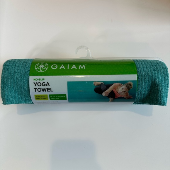 GAIAM microfiber yoga towel in aqua green still in package. - Picture 3 of 4